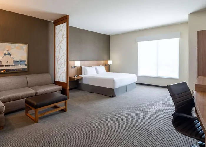 Hotel Hyatt Place Worth-alliance Town Center 3*