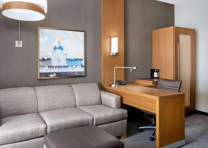 Hotel Hyatt Place Worth-alliance Town Center 3*
