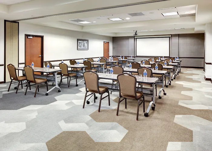 Hotel Hyatt Place Worth-alliance Town Center 3*