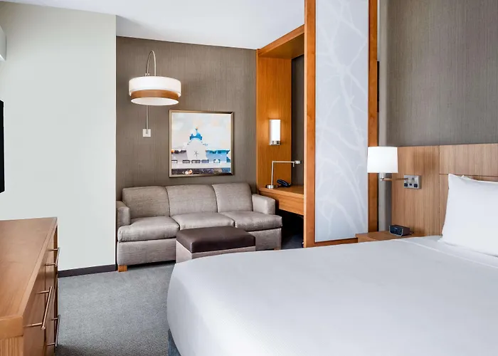 Hyatt Place Worth-alliance Town Center 3*